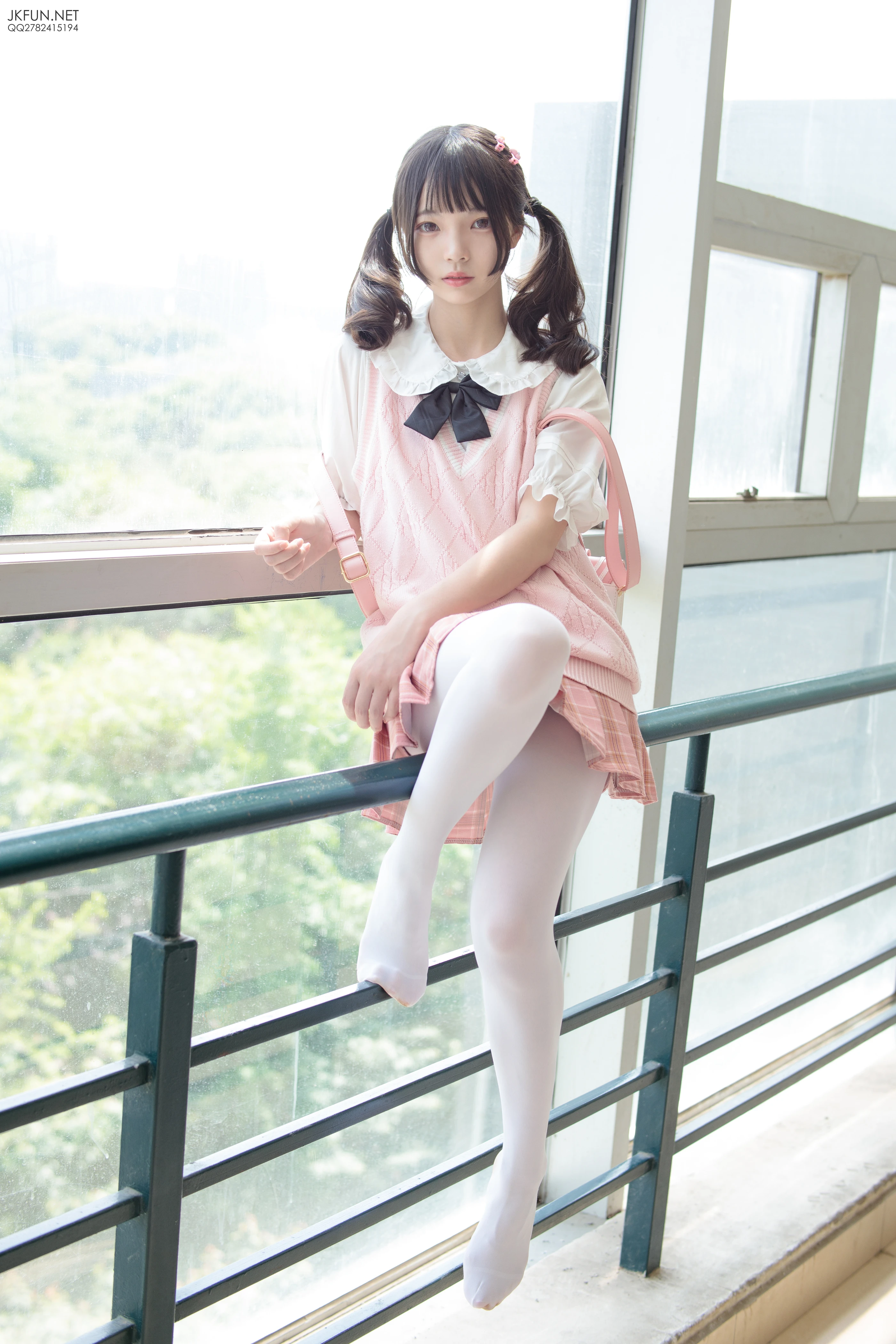 森萝财团 [JKFUN-007] 默陌 80D白丝 [126P 1V]插图5
